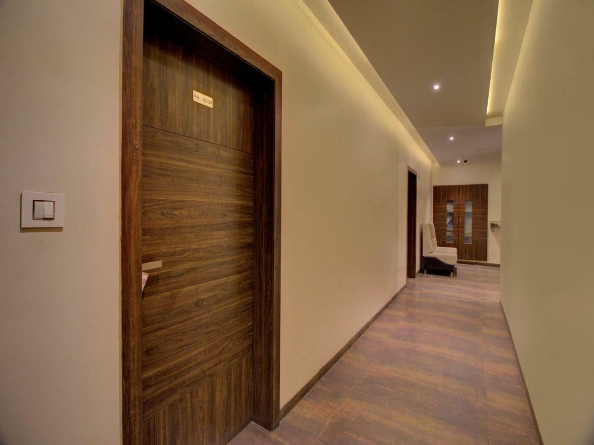 Oyo 35844 Hotel Lotus Residency Sāngli Eksteriør billede