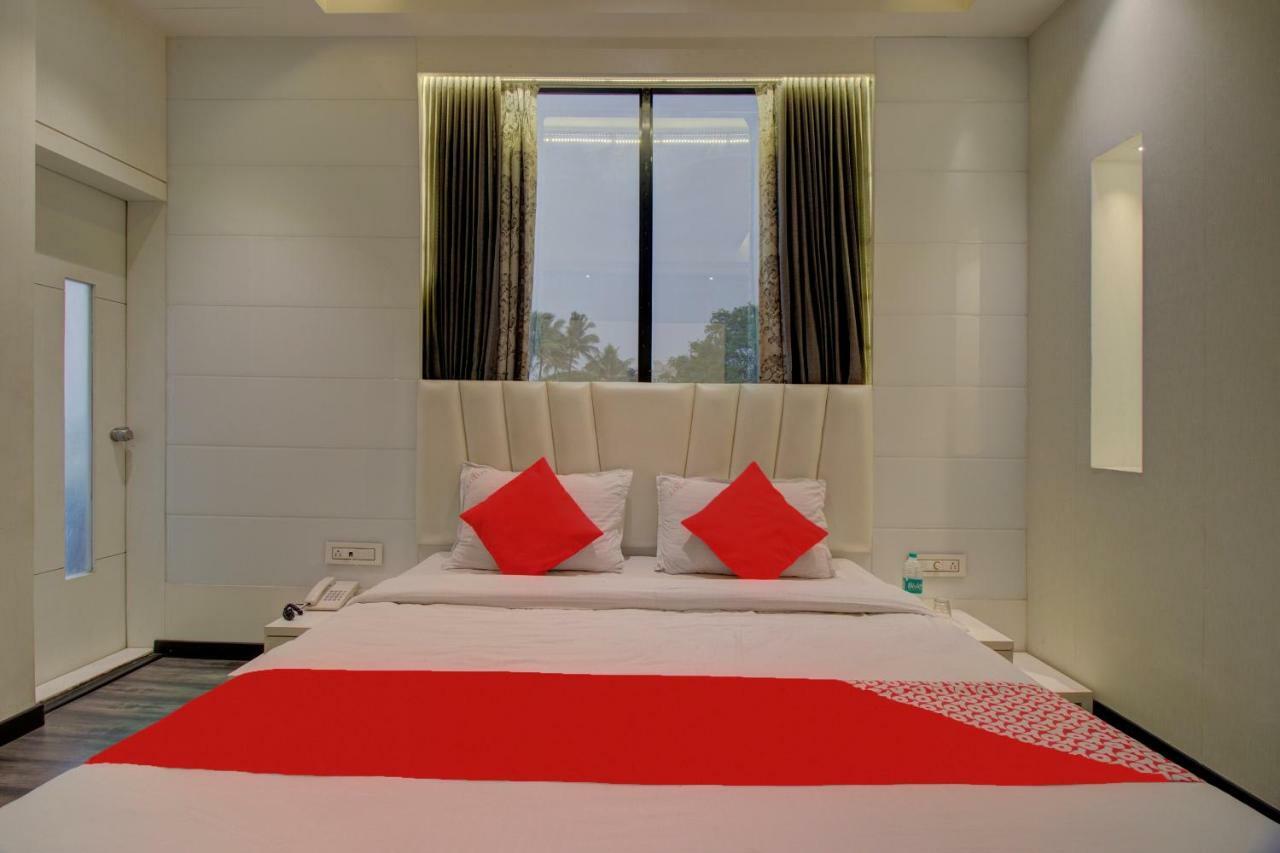 Oyo 35844 Hotel Lotus Residency Sāngli Eksteriør billede